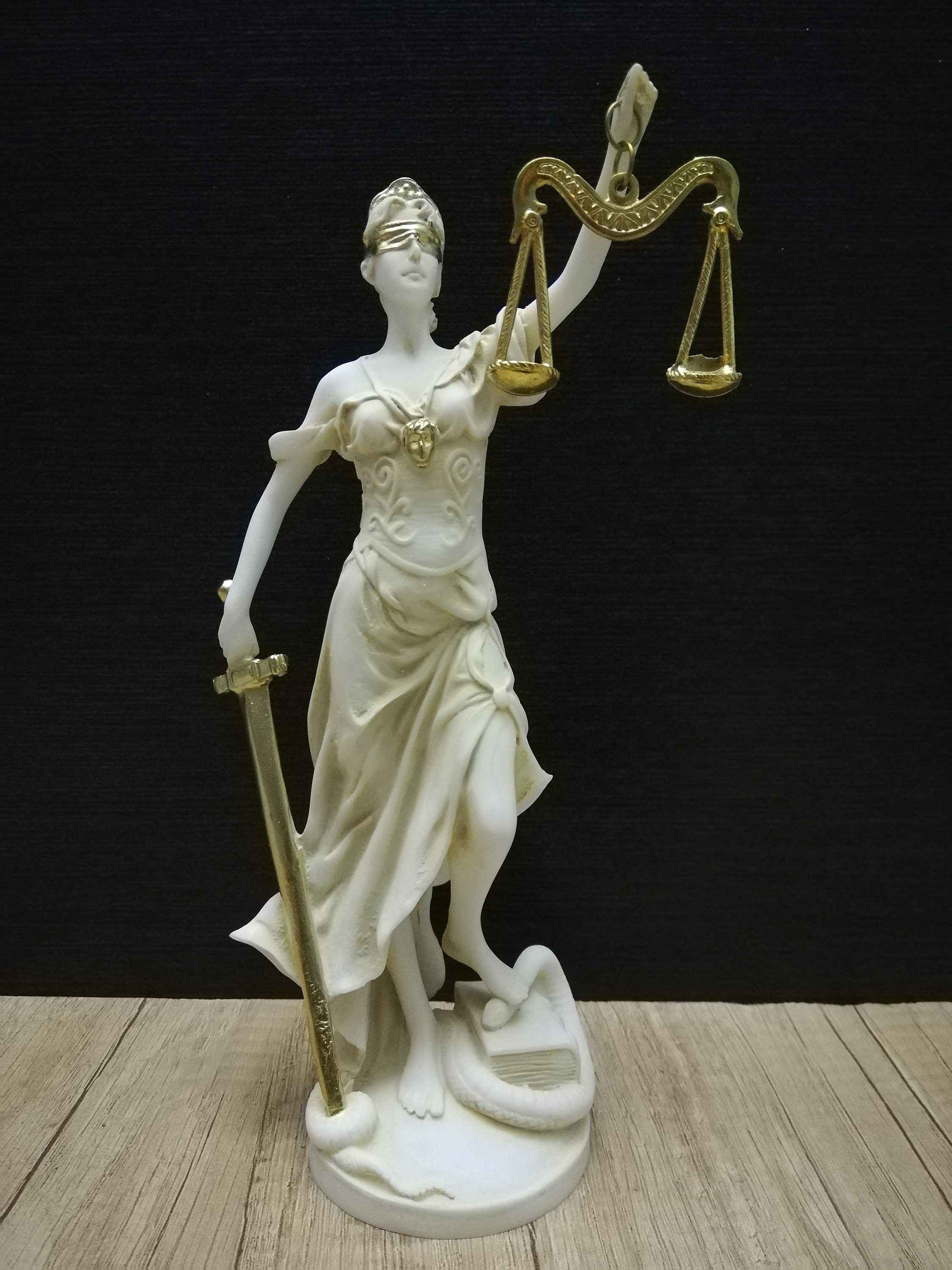 手作りアラバスター製テミス像：ギリシャの正義の女神彫刻 - Etsy 日本