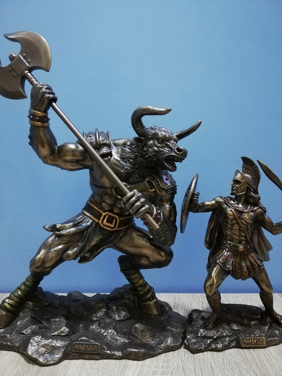テセウス対ミノタウロス像セット：ブロンズ製ギリシャ神話装飾 - Etsy 日本