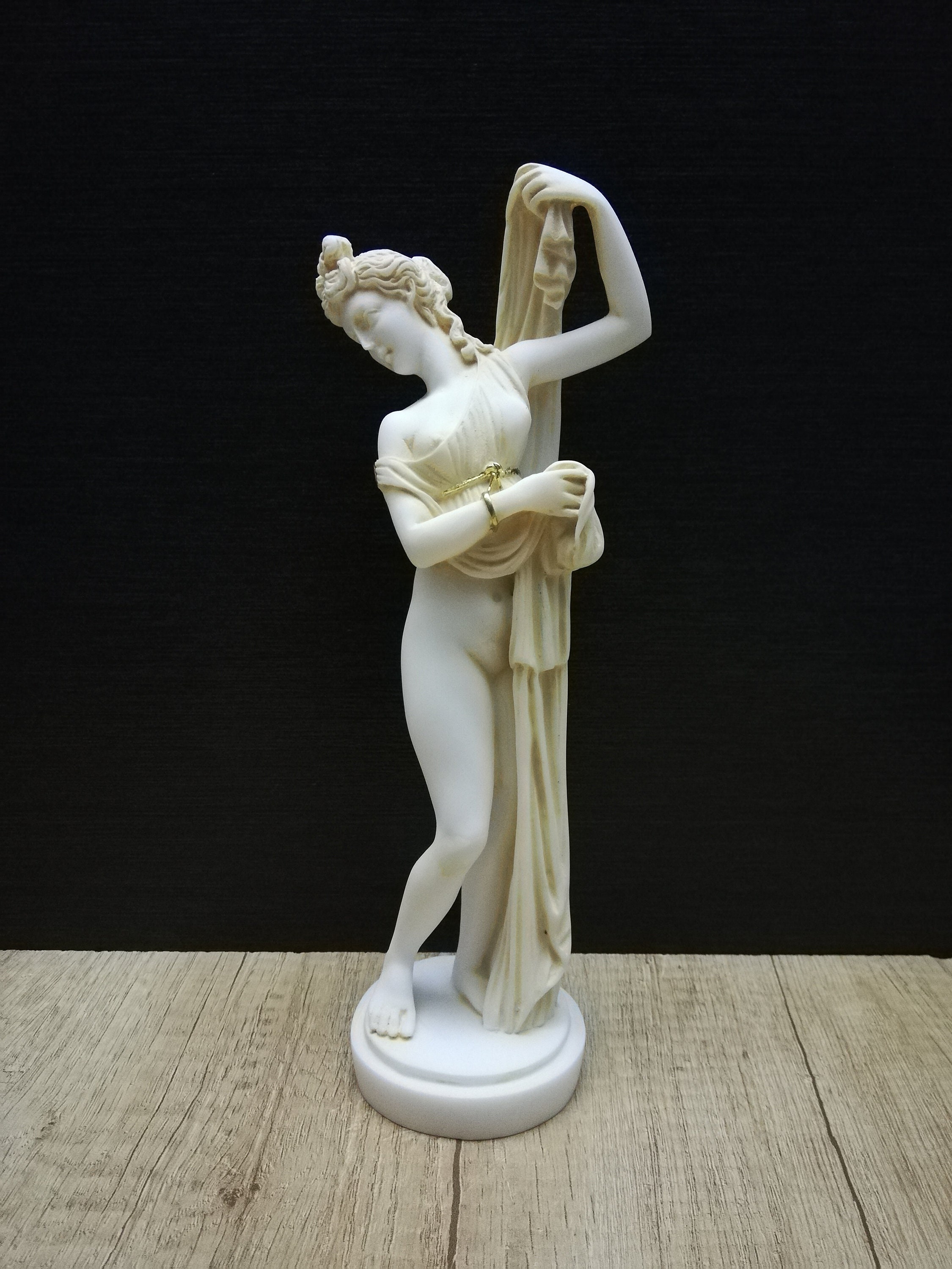 アフロディーテと天使像　シマストーン アフロディーテと天使像 シマストーン - メルカリ