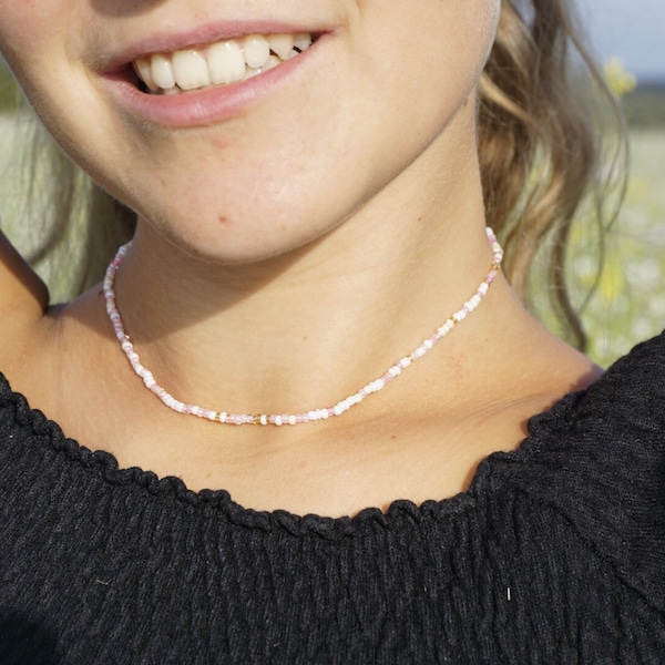 Perlenkette in Perlmutt- und Pastellfarben, beaded choker pastel