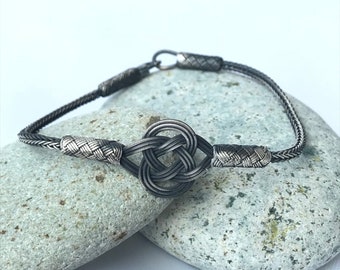 Silver Love Knot Bracelet, Womens Celtic Bracelet, Sterling Silver Jewelry for Women, Unisex Oxidize Armband, Christmas Gift for Her and Him