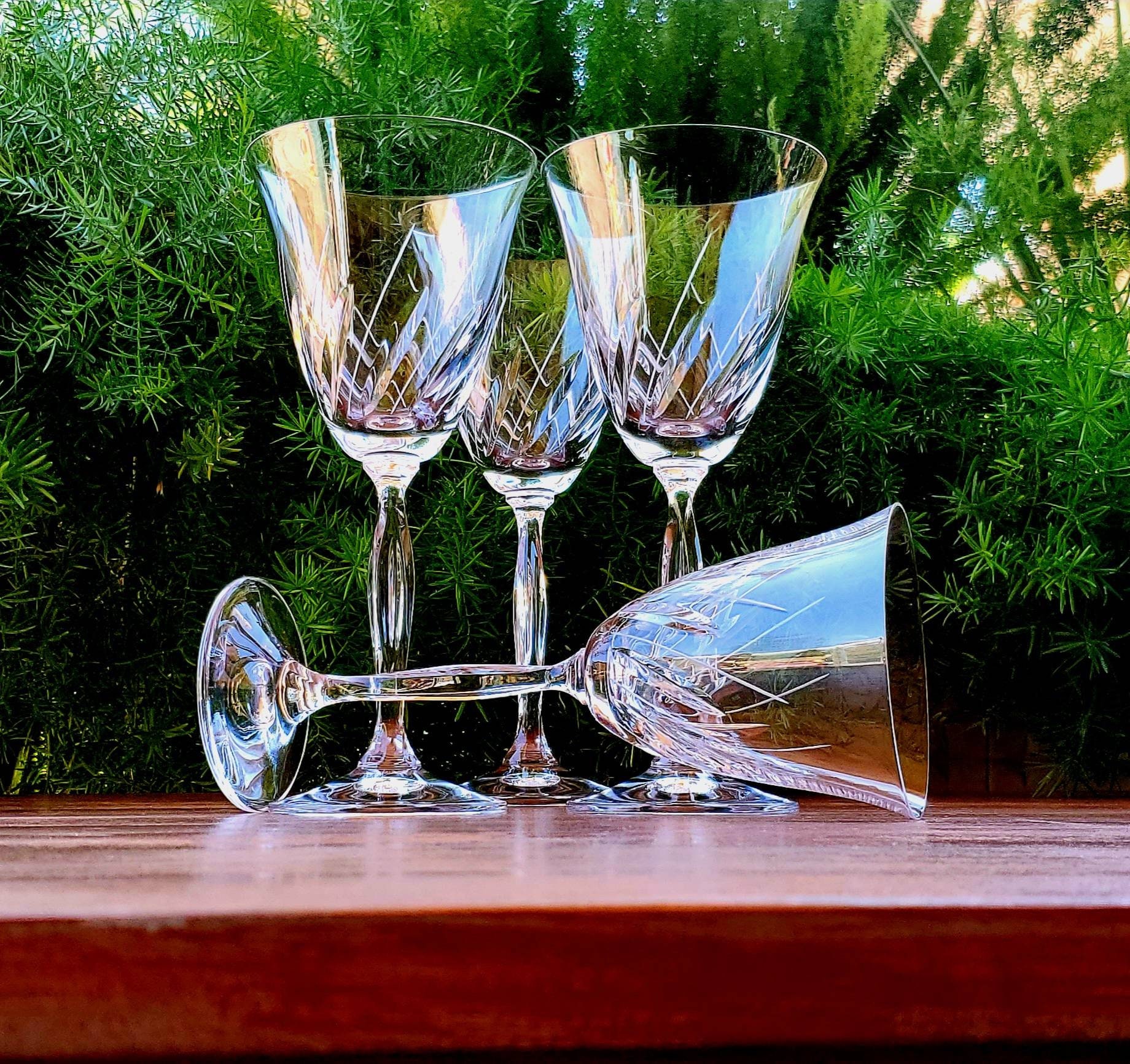  German Made Wine Glasses Set of 2, 17oz Handmade Luxury  Crystal Red & White Long Stem Wine Glasses, Unique Modern Shape