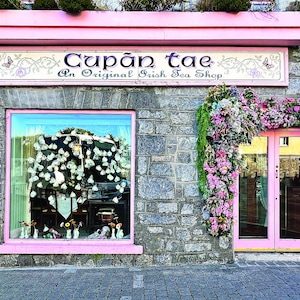 Tarjeta para todas las ocasiones de Irish Tea House. Interior: "Que siempre tengas… té junto al fuego, risas para animarte a ti y a tus seres queridos".