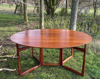 Mid Century Modern Teak Esstisch von Peter Hvidt und Orla Molgaard Nielsen