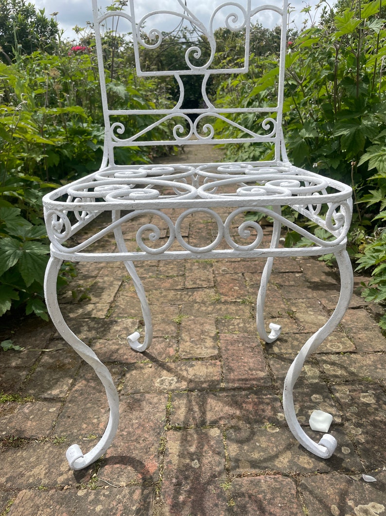 Vintage French Wrought Iron Garden/Patio/Conservatory Chairs image 9