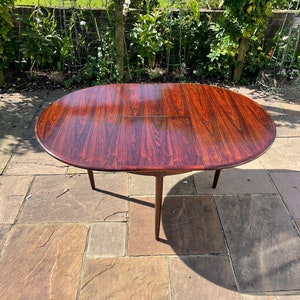 Mid Century Rosewood Model 15 Danish Dining Table by Niels Otto Møller for Møllers Mobelfabrik