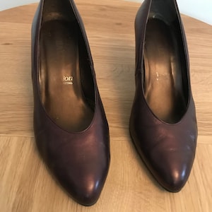Vintage Bally Purple lustre heeled shoes; 1980s footwear; retro fashion
