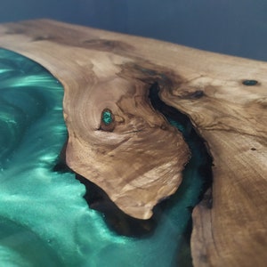 Epoxy Dining Table Epoxy Table, Wood Epoxy Dining Room Table, Live Edge Epoxy Resin Table Top, Wood and Epoxy River Table, Emerald Green Epoxy resin and walnut wood dining room table with metal legs, custom epoxy dining table, epoxy kitchen table