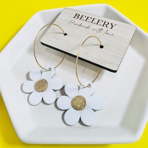 Daisy Hoop Earrings, Daisy Flower Hoops, Retro Flower Earrings, Flower Dangles, Summer Jewelry