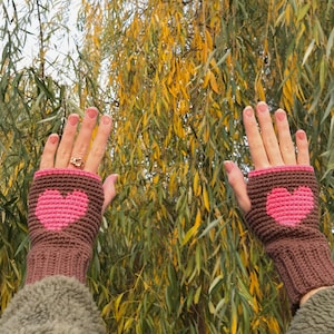 PDF Heart warmers fingerless gloves crochet pattern