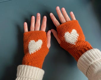 PDF Heart warmers fingerless gloves crochet pattern