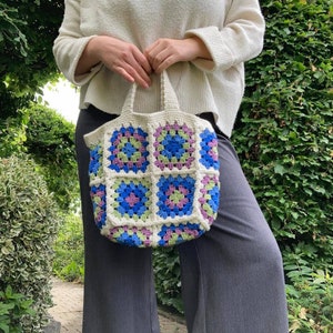 PDF Basket bag (granny/sunflower squares) crochet pattern