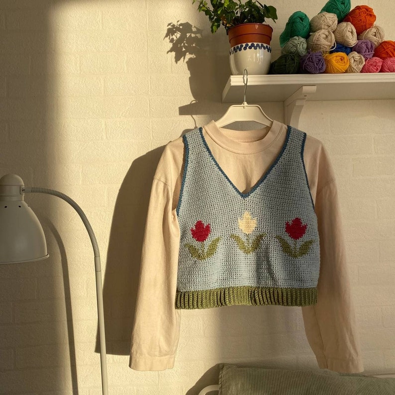PDF Crochet pattern Tulips vest image 2
