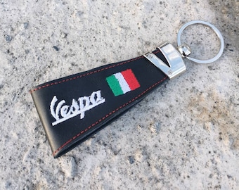 Vespa keyring, Handmade Italy thick tanned leather Embroidered Vespa and Italian Flag Mods Piaggio