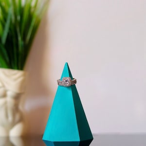 RING HOLDERS, Unique Gift Set , Concrete Jewelry Cone, Cement Ring Holder Display, Ring Cone, Geometric, Engagement, Wedding Set, Minimalist Shimmer Teal