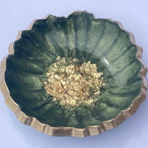 Green and Gold Trinket Dish, Elegant Earring Dish, Geode Trinket Dish, Trinket Bowl, Geode Decor