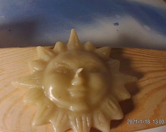 Floating Sun Beeswax Candle 100/% All Natural Sun Wheel Party Event Floats in Water Handmade Summer Pond Bird Bath Pool