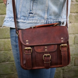 PAX LEATHER SATCHEL, vintage look traditional design