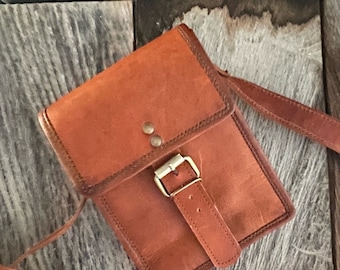 RAVEN Leather Shoulder Bag