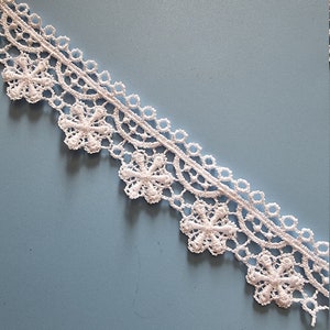 FSL Flowers Lace Trim. Taj Lace Borders. Free Standing Lace. Machine Embroidery Designs.