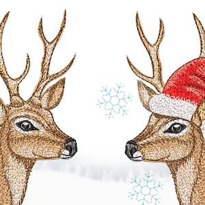 Könnte beinhalten: Zwei gestickte Hirschköpfe, einer trägt eine rote Weihnachtsmütze mit weißem Besatz und einem weißen Bommel. Beide Hirsche haben braunes Fell und Geweih. Der Hintergrund ist weiß mit blauen Schneeflocken.