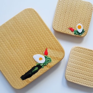Juego de posavasos de cerámica y posavasos para botellas - Decoración de mesa vintage de 1965 - Salvamanteles vintage francés