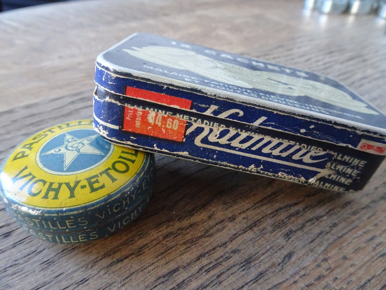 Boîtes anciennes cachets Kalmine et pastilles Vichy-étoiles Vintage tin boxes Boîtes métalliques de collection image 2