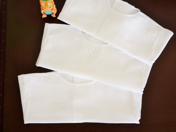 Baby bras and vintage diapers - Baby underwear - French Vintage blouse 30's/50's - Old triangular diapers View 3