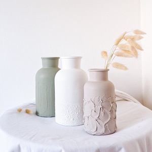 Kombinera Collection | Textured Vase | Medium 16cm | Scandinavian Boho Style | Bottle Neck | Rustic Home Decor