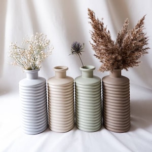 Esme Vase | Ribbed Vases | Modern | Minimalist | Scandinavian Style | Vase Pampas Decor | Table decor | Ribbed Vase | Wedding Table Decor