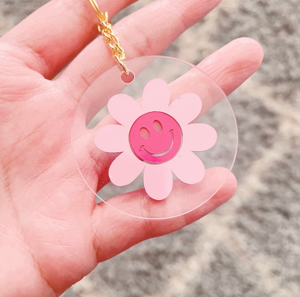 PinktownUSA Smiley Face Flower Keychain