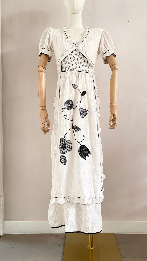 DagmarVintageStories Vintage 70s Cream Cotton Gauze Dress Size S with Patchwork Flowers Vintage 1970s Cheesecloth Robe