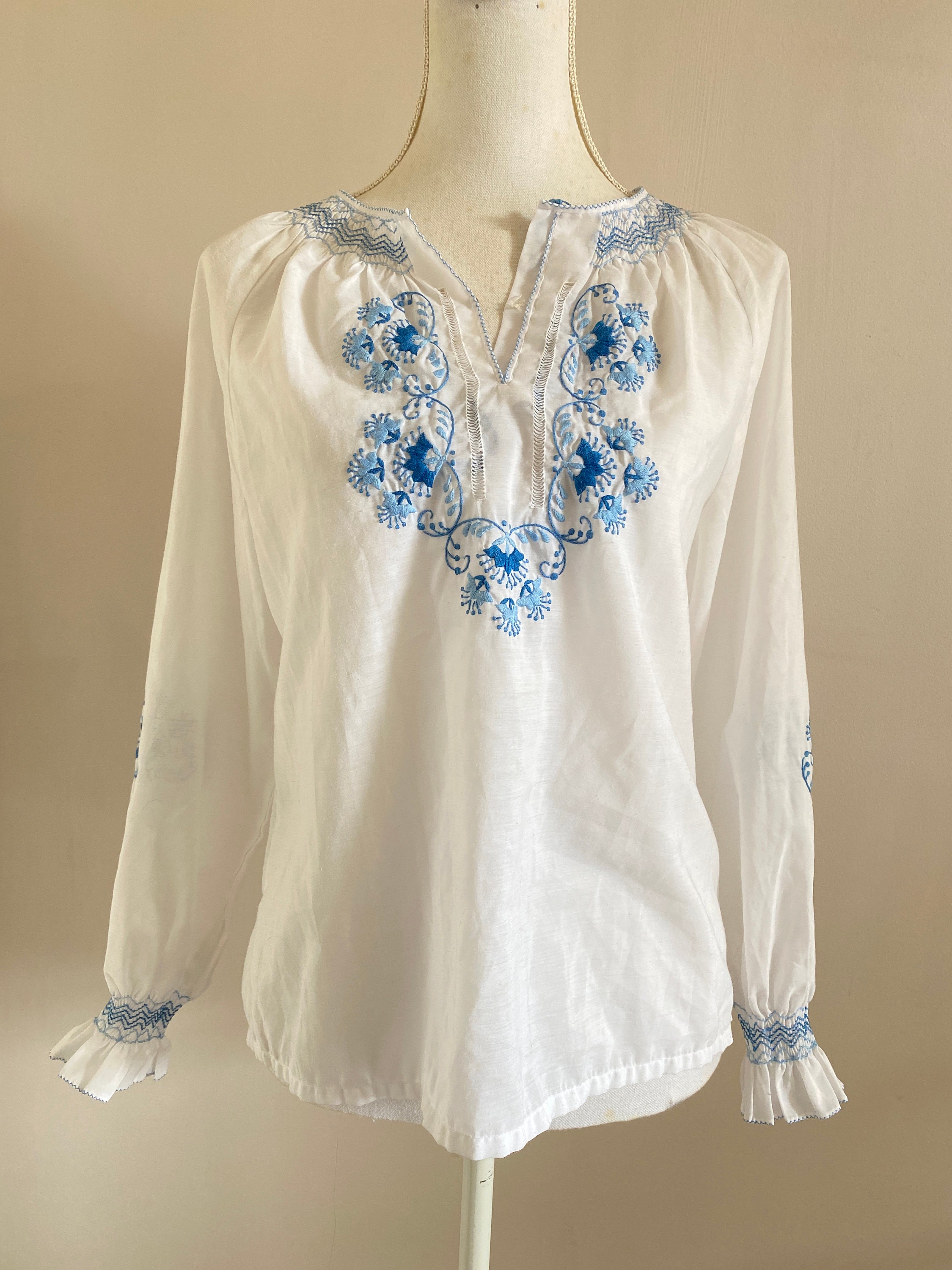 Vintage folklore embroidered blouse vintage hungarian blouse | Etsy