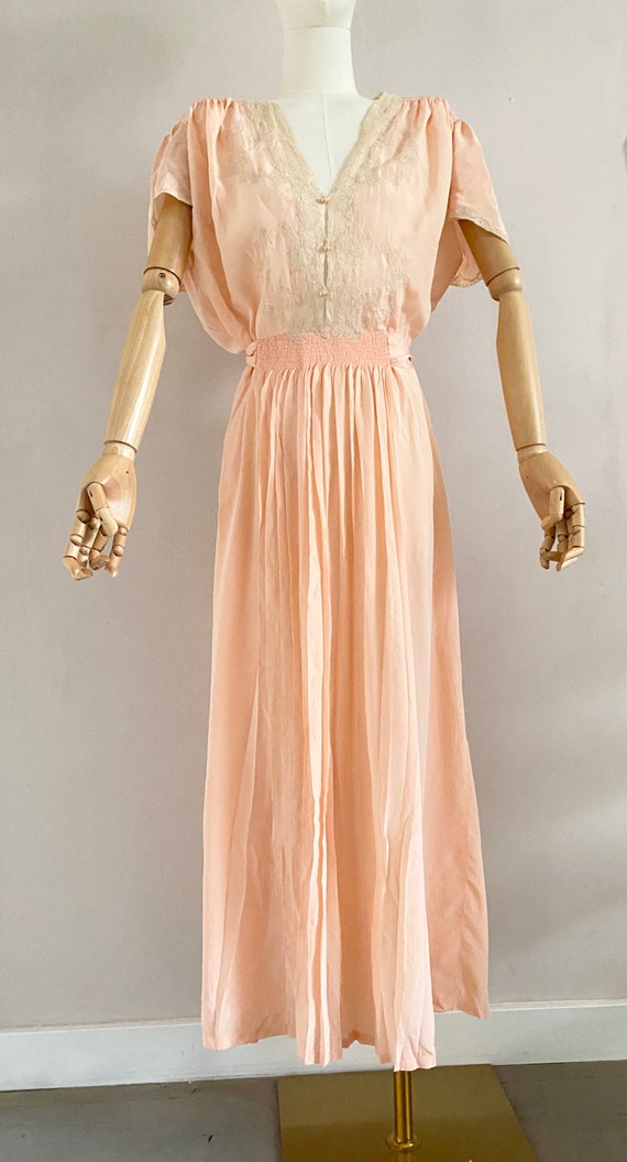 Vintage 1940s pink silk nightgown - 40s pastel la… - image 2