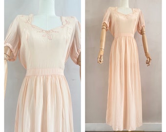 Vintage 1940s silk pastel pink nightgown size M - 40s 30s soft satin slipdress with embroidered flowers