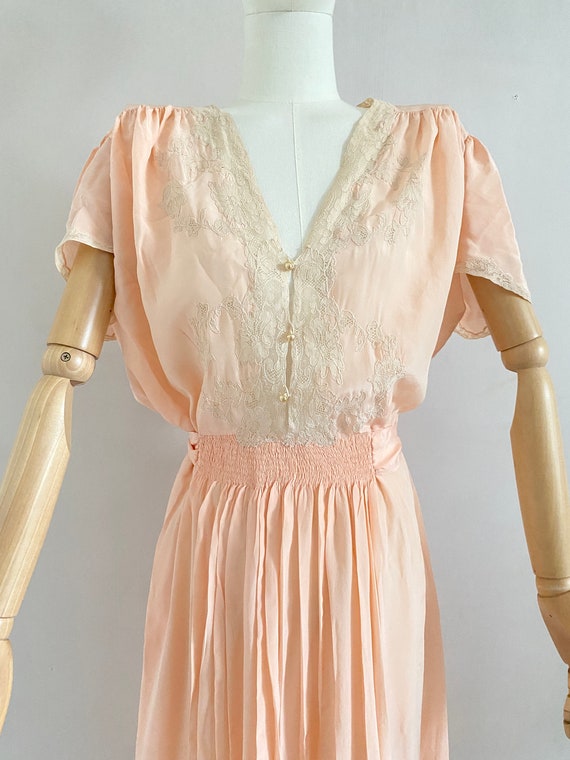 Vintage 1940s pink silk nightgown - 40s pastel la… - image 3