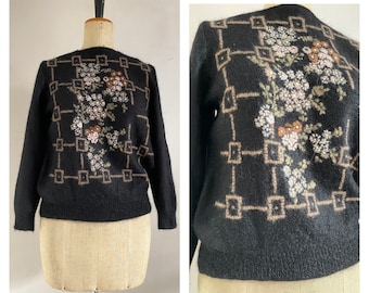 Vintage 1980s mohair sweater with floral print size m  - vintage cottagecore style sweater - vintage angora sweater - vintage wool sweater