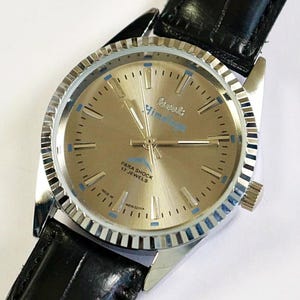 HMT Himalaya Himalaya Herrenarmbanduhr mechanisch Handaufzug silberfarbenes Ziffernblatt Rückseite Edelstahl Geschenk für Männer #2051-85