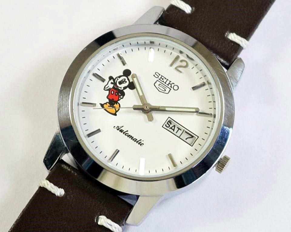 Vintage refurbished Seiko 5 Automatic Japan Mens Wrist watch 37mm exhibition back white dial stainless steel gift for men for him #1062-31