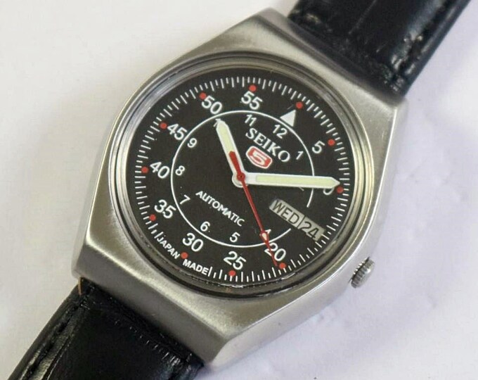 Seiko 5 Automatic Men’s Watch – Vintage Japan Model | Restored & Ready to Wear main image 1
