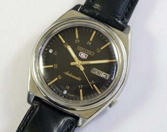 montre-bracelet pour homme Seiko 5 Automatic Japon vintage reconditionnée | mécanique | jour jour | acier inoxydable | cadeau homme pour lui | a1028li28