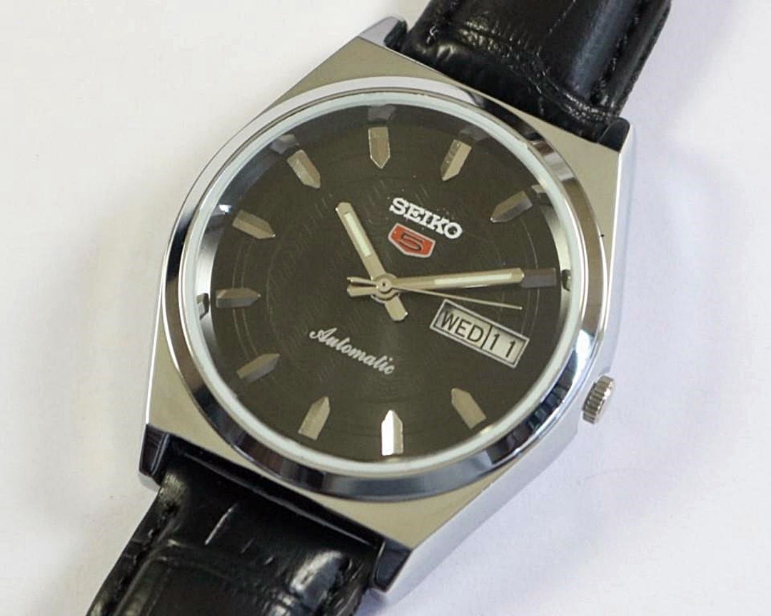 Seiko 5 Automatic Vintage Watch – Refurbished | Japan Original | Iconic Men’s Timepiece main image 0