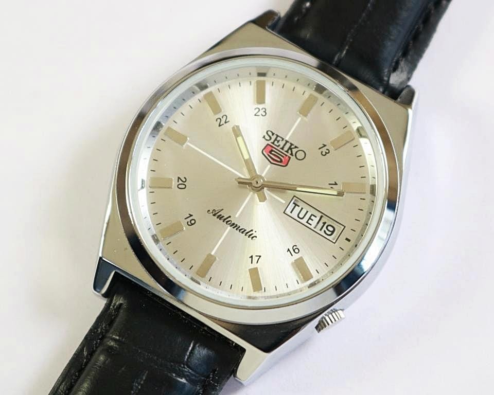 行列のできるレビュー商品、集めました。高評価アイテム Seiko 5 6309 watch - Etsy 日本 時計