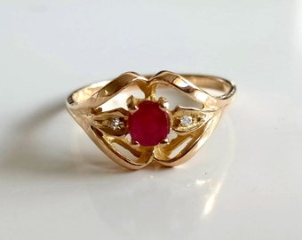 Goud 18Kt / 750 Ring - Robijn 0,60 Kt - 2 Diamanten 0,02 Kt - Grote maat.