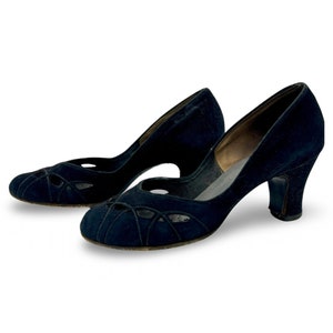 Vintage 1940s pumps, 40s suede heels, 40s chunky heels, 40s black shoes, size 6.5 leather pumps image 2