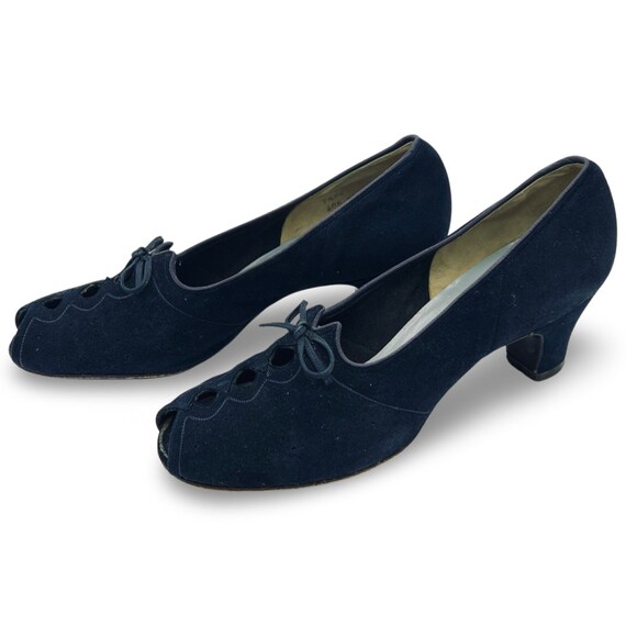 Vintage 1940s pumps, 40s blue suede heels, 40s pe… - image 4