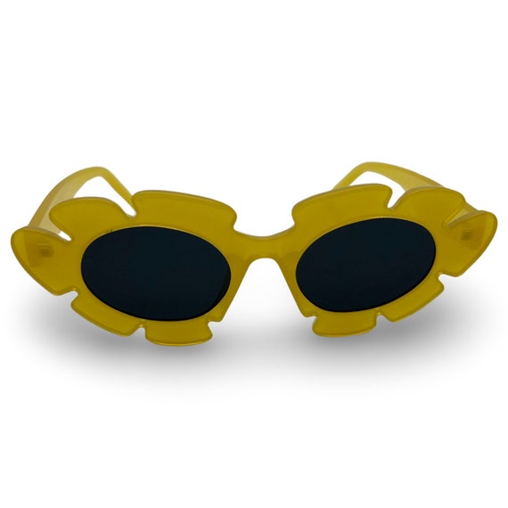 Vintage 1960s Lucite Sunglasses, 60s mod sunglass… - image 2