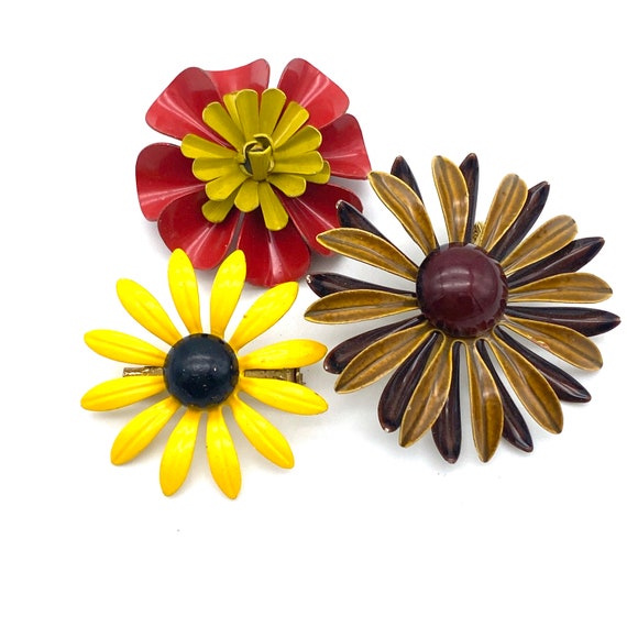 Vintage 1960s Enameled metal Flowers Brooch Lot 3… - image 1