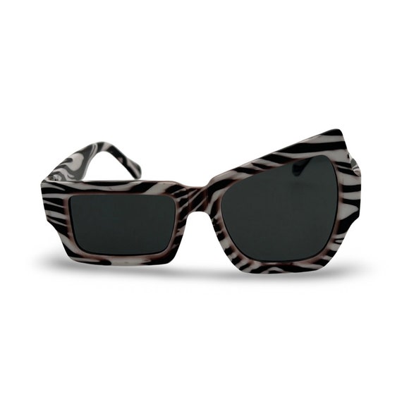 Vintage 1980s sunglasses, asymmetrical 80s sungla… - image 9