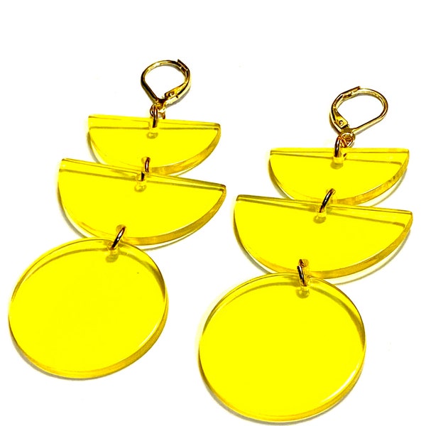 Vintage 1960’s MOD Dangle Earrings, clear-Yellow Lucite mod 60’s earrings for pierced ears 1960’s Mod geo shapes mod earrings